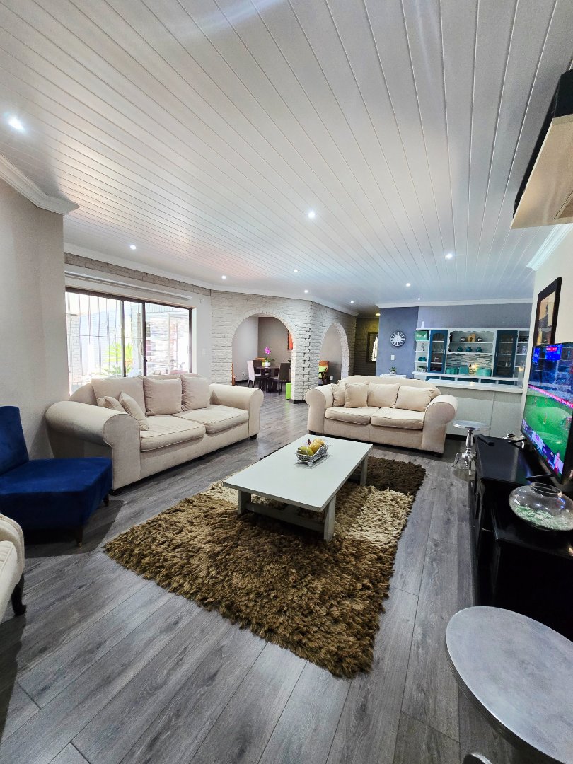 4 Bedroom Property for Sale in Wilkoppies North West